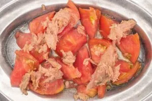 Tomate Con Atún - Por Ración